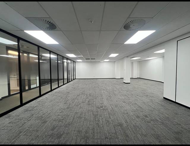 141M² OFFICE TO LET IN SANDHURST